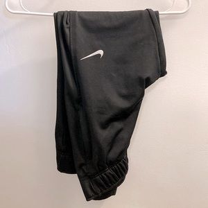 Nike therma-fit joggers xs